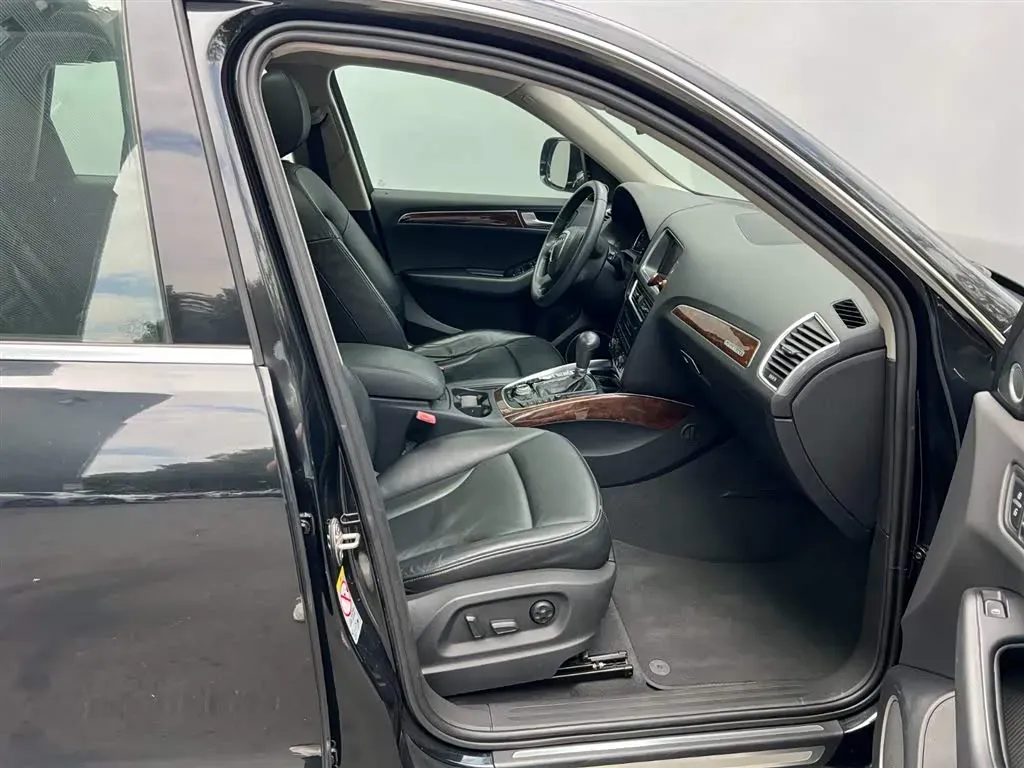 2012 Audi Q5 2.0T 211HP L4 8AT,autocango,china used car exporter,china ev exporter,chinese used car exporter,chinese used ev exporter