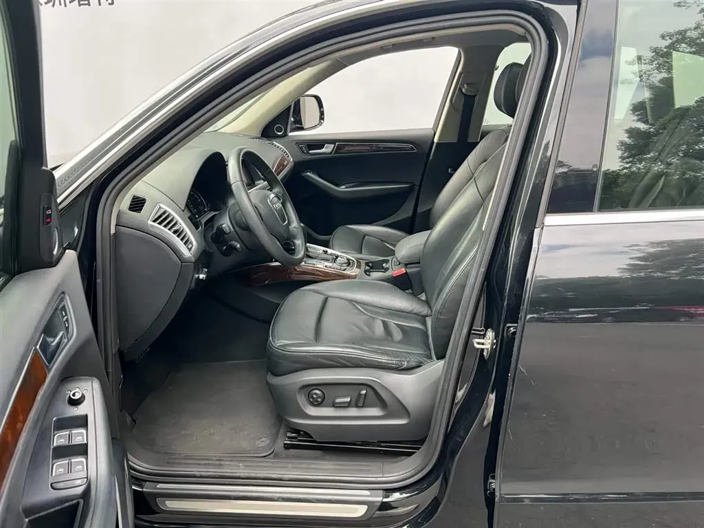 2012 Audi Q5 2.0T 211HP L4 8AT,autocango,china used car exporter,china ev exporter,chinese used car exporter,chinese used ev exporter