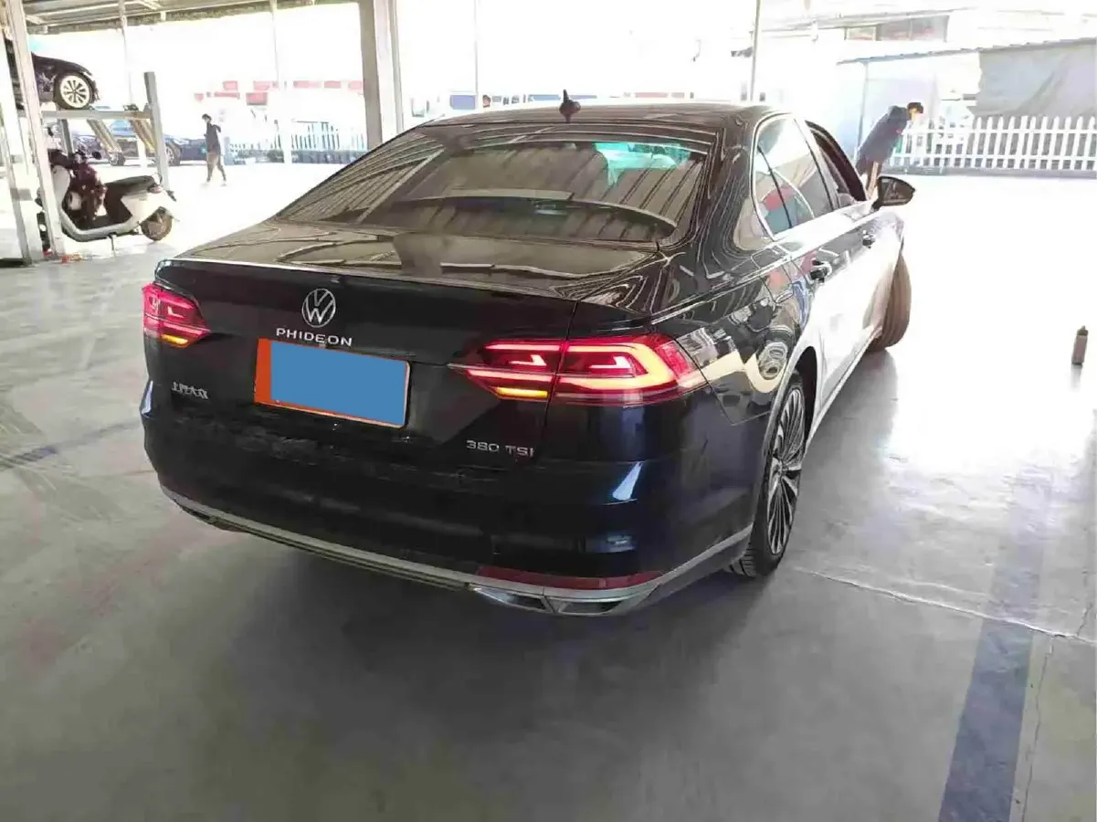 2019 Volkswagen Phideon 2.0T 224HP L4 7DCT,autocango,china used car exporter,china ev exporter,chinese used car exporter,chinese used ev exporter