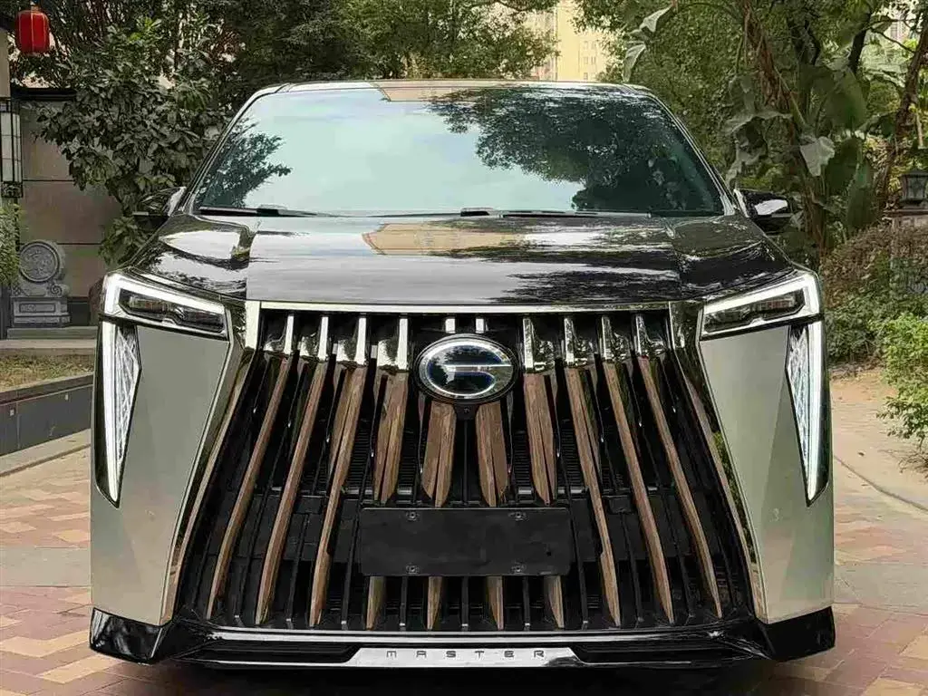 2023 GAC Trumpchi M8 2.0T 190HP L4 E-CVT Hybrid