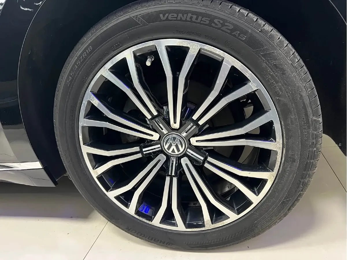 2016 Volkswagen Phideon 2.0T 224HP L4 7DCT,autocango,china used car exporter,china ev exporter,chinese used car exporter,chinese used ev exporter