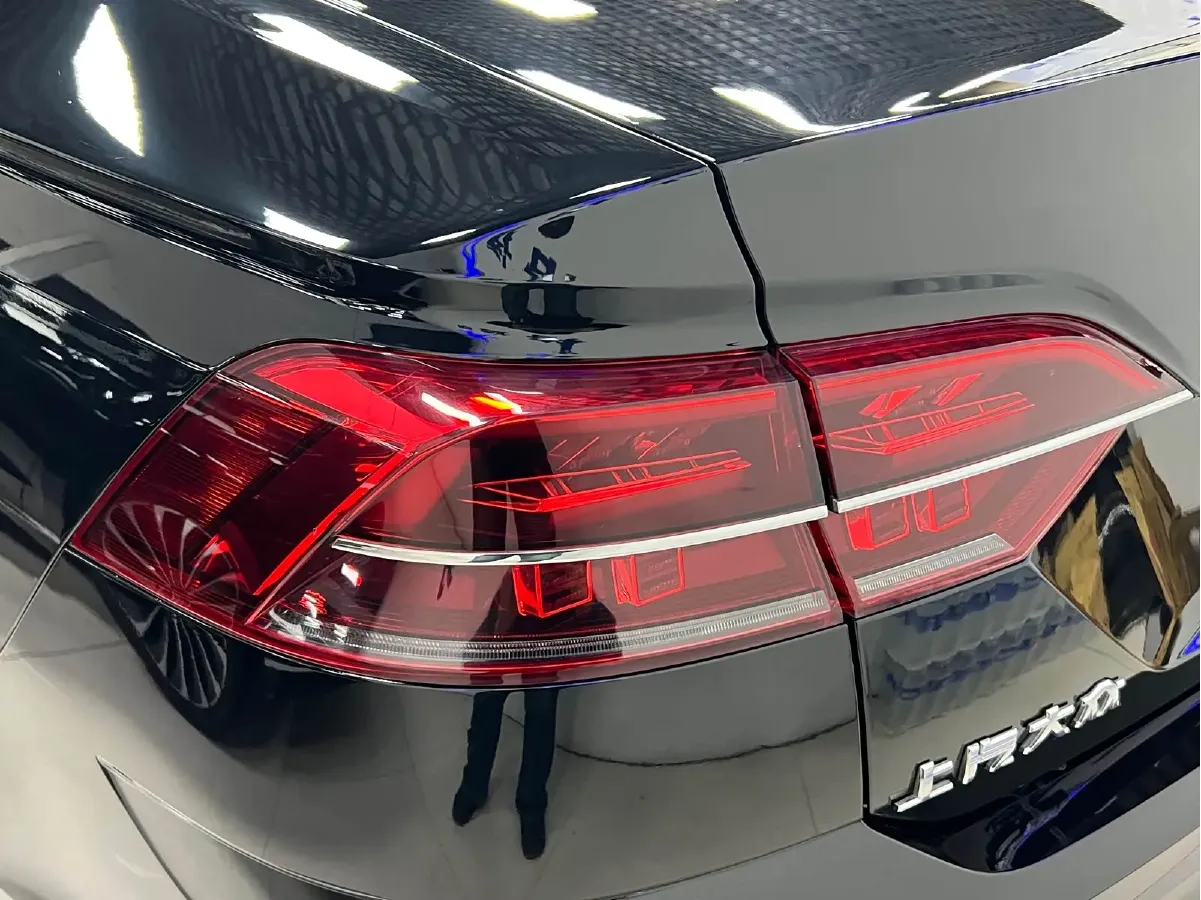 2016 Volkswagen Phideon 2.0T 224HP L4 7DCT,autocango,china used car exporter,china ev exporter,chinese used car exporter,chinese used ev exporter