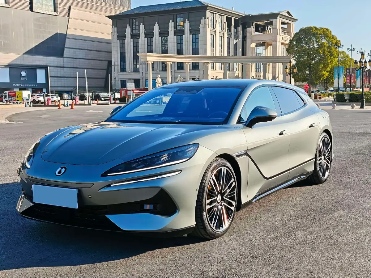 2024 Denza DenzaZ9GT 2.0T 207HP L4 E-CVT PHEV 38.5KWH