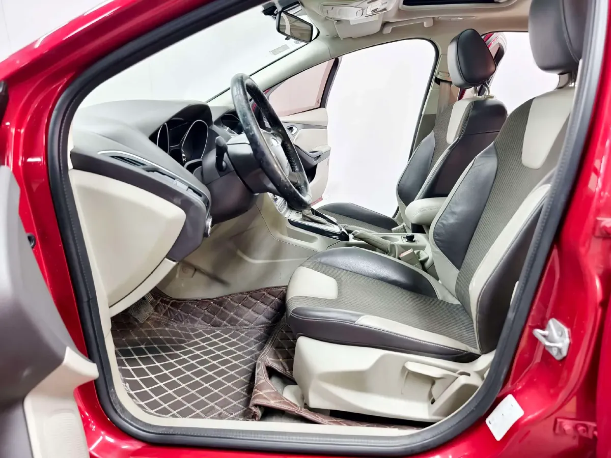 2012 Ford Focus 1.6L 125HP L4 6DCT,autocango,china used car exporter,china ev exporter,chinese used car exporter,chinese used ev exporter