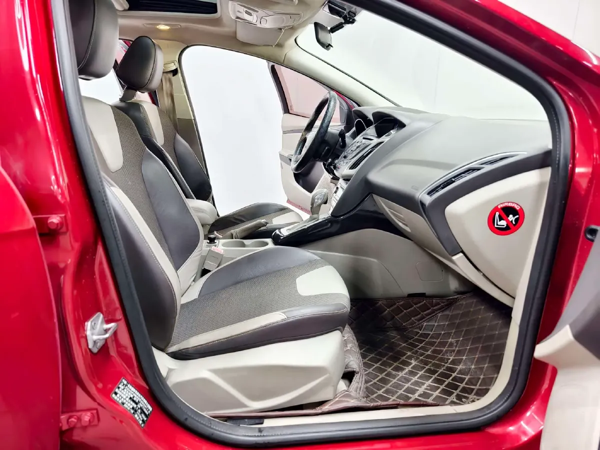 2012 Ford Focus 1.6L 125HP L4 6DCT,autocango,china used car exporter,china ev exporter,chinese used car exporter,chinese used ev exporter