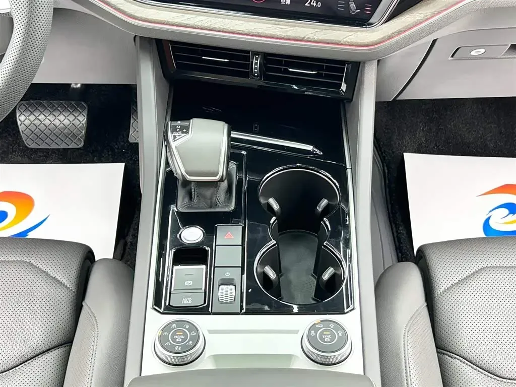 2019 Volkswagen Touareg 3.0T 340HP V6 8AT,autocango,china used car exporter,china ev exporter,chinese used car exporter,chinese used ev exporter