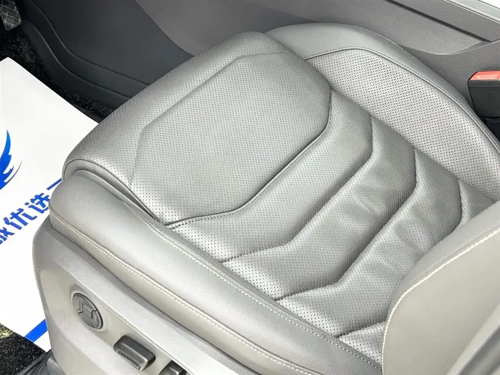 2019 Volkswagen Touareg 3.0T 340HP V6 8AT,autocango,china used car exporter,china ev exporter,chinese used car exporter,chinese used ev exporter