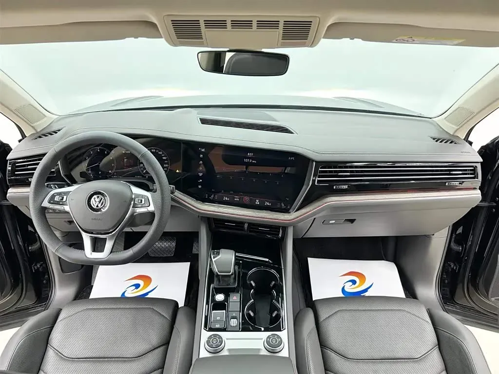 2019 Volkswagen Touareg 3.0T 340HP V6 8AT,autocango,china used car exporter,china ev exporter,chinese used car exporter,chinese used ev exporter