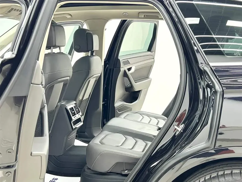 2019 Volkswagen Touareg 3.0T 340HP V6 8AT,autocango,china used car exporter,china ev exporter,chinese used car exporter,chinese used ev exporter