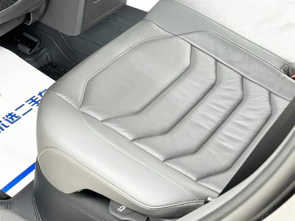 2019 Volkswagen Touareg 3.0T 340HP V6 8AT,autocango,china used car exporter,china ev exporter,chinese used car exporter,chinese used ev exporter