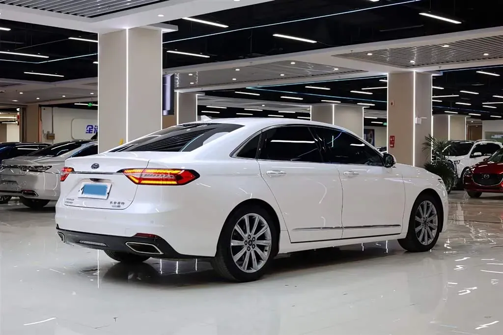 2019 Ford Taurus 2.0T 245HP L4 8AT,autocango,china used car exporter,china ev exporter,chinese used car exporter,chinese used ev exporter