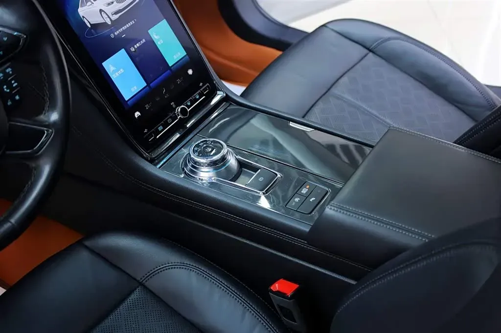 2019 Ford Taurus 2.0T 245HP L4 8AT,autocango,china used car exporter,china ev exporter,chinese used car exporter,chinese used ev exporter