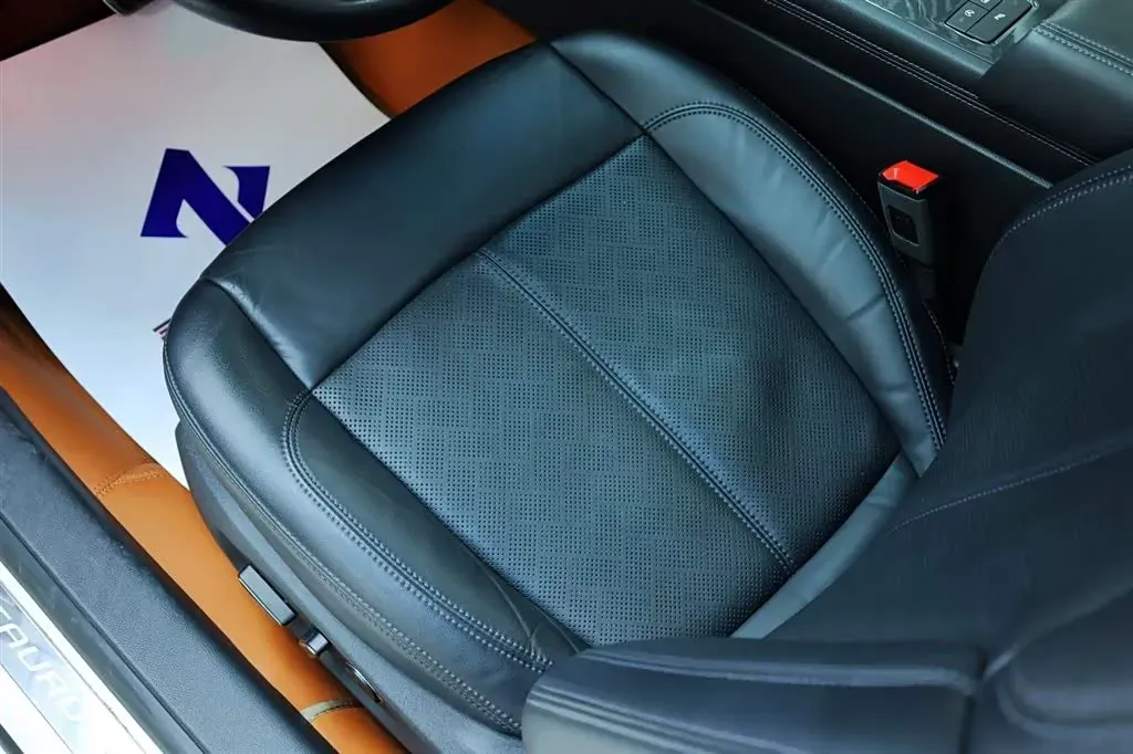 2019 Ford Taurus 2.0T 245HP L4 8AT,autocango,china used car exporter,china ev exporter,chinese used car exporter,chinese used ev exporter