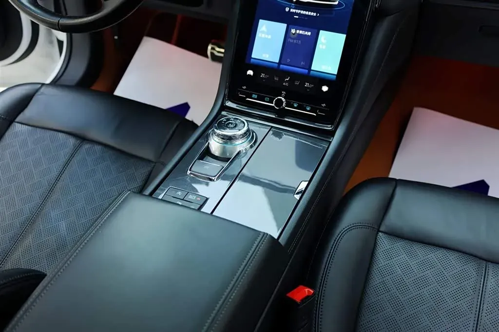 2019 Ford Taurus 2.0T 245HP L4 8AT,autocango,china used car exporter,china ev exporter,chinese used car exporter,chinese used ev exporter