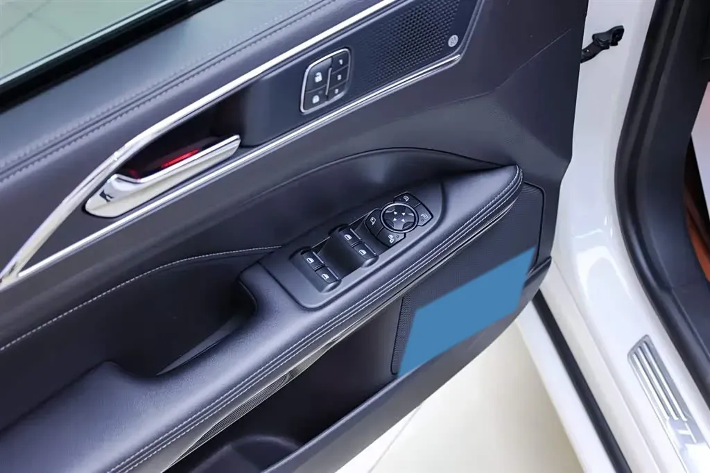 2019 Ford Taurus 2.0T 245HP L4 8AT,autocango,china used car exporter,china ev exporter,chinese used car exporter,chinese used ev exporter