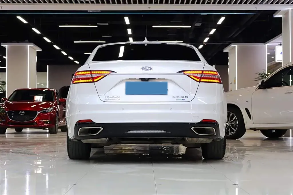 2019 Ford Taurus 2.0T 245HP L4 8AT,autocango,china used car exporter,china ev exporter,chinese used car exporter,chinese used ev exporter