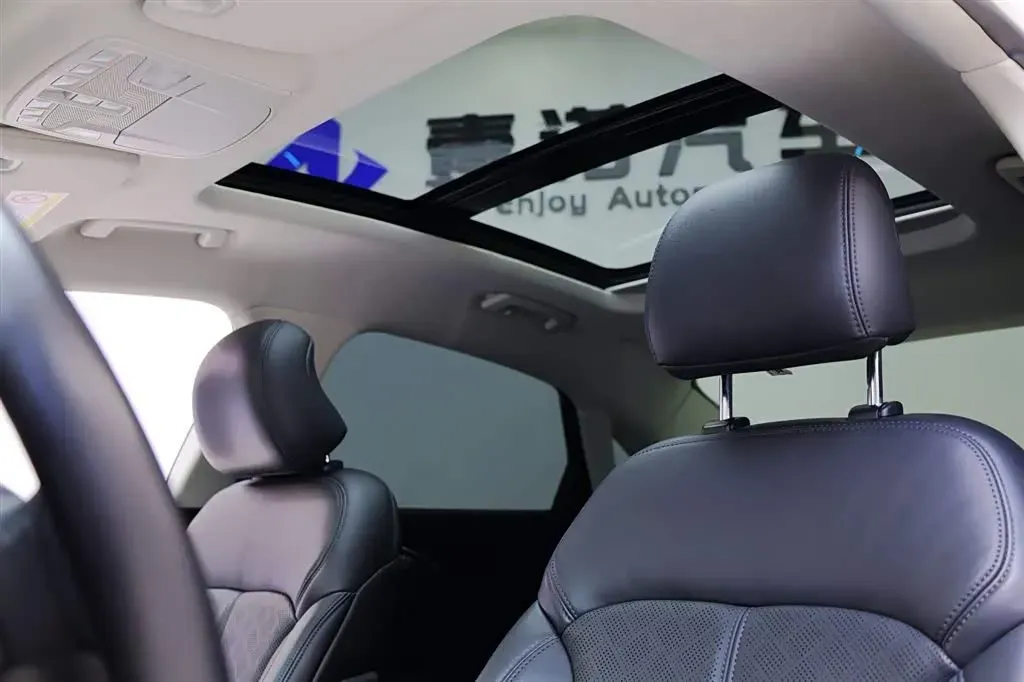 2019 Ford Taurus 2.0T 245HP L4 8AT,autocango,china used car exporter,china ev exporter,chinese used car exporter,chinese used ev exporter