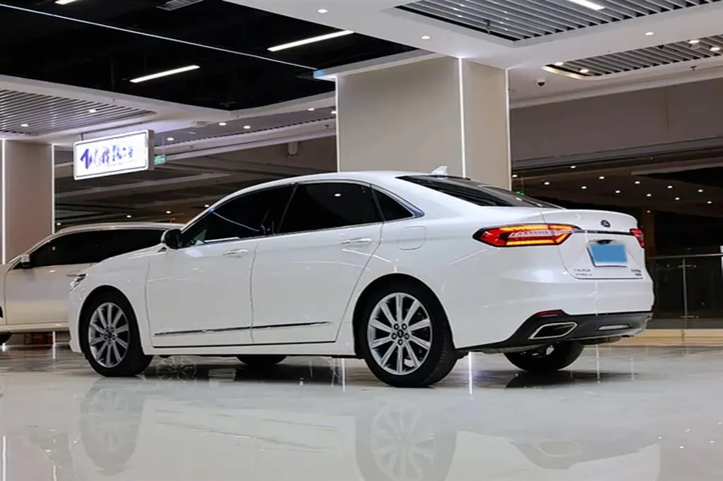 2019 Ford Taurus 2.0T 245HP L4 8AT,autocango,china used car exporter,china ev exporter,chinese used car exporter,chinese used ev exporter