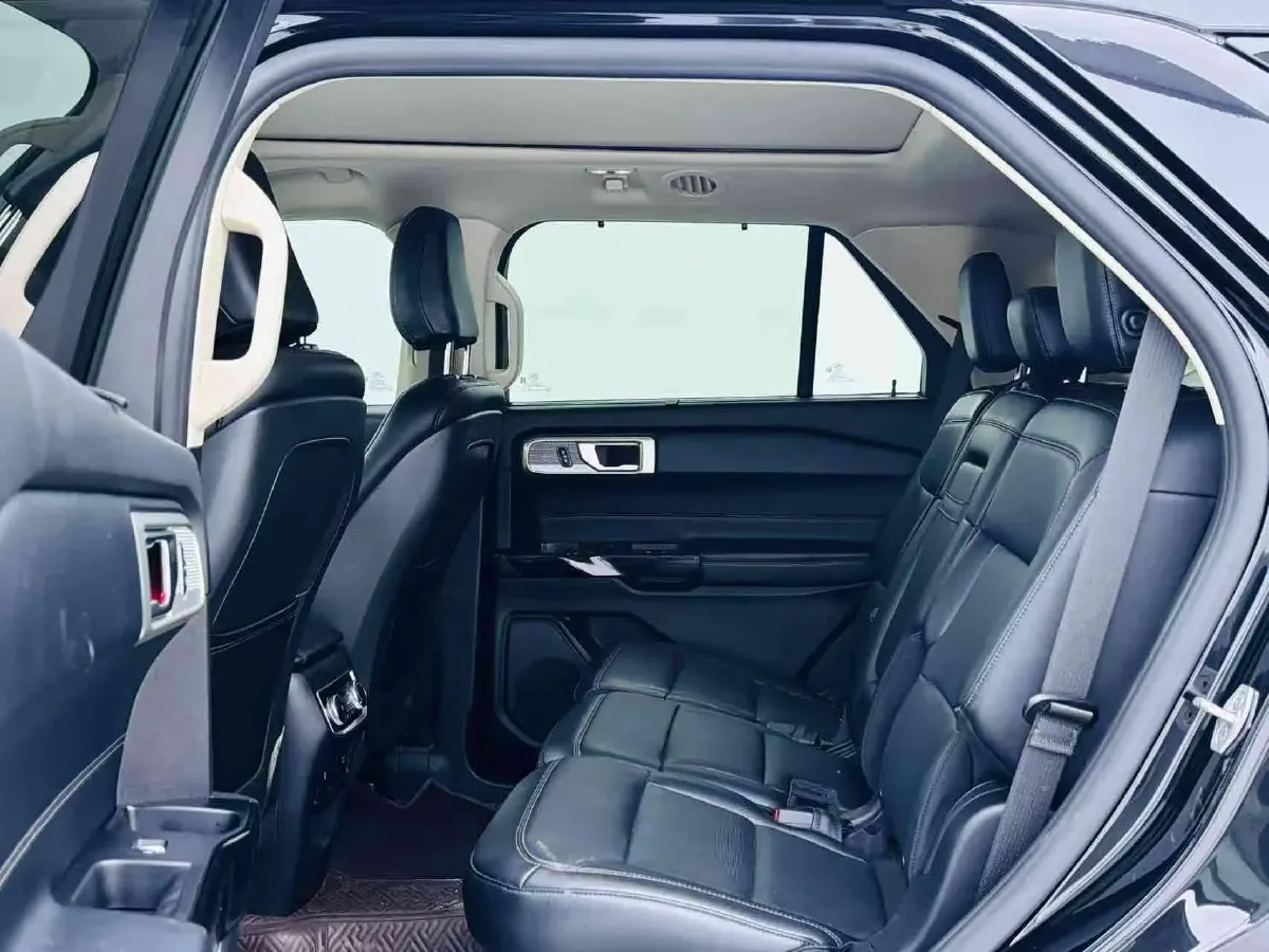 2020 Ford Explorer 2.3T 276HP L4 10AT,autocango,china used car exporter,china ev exporter,chinese used car exporter,chinese used ev exporter