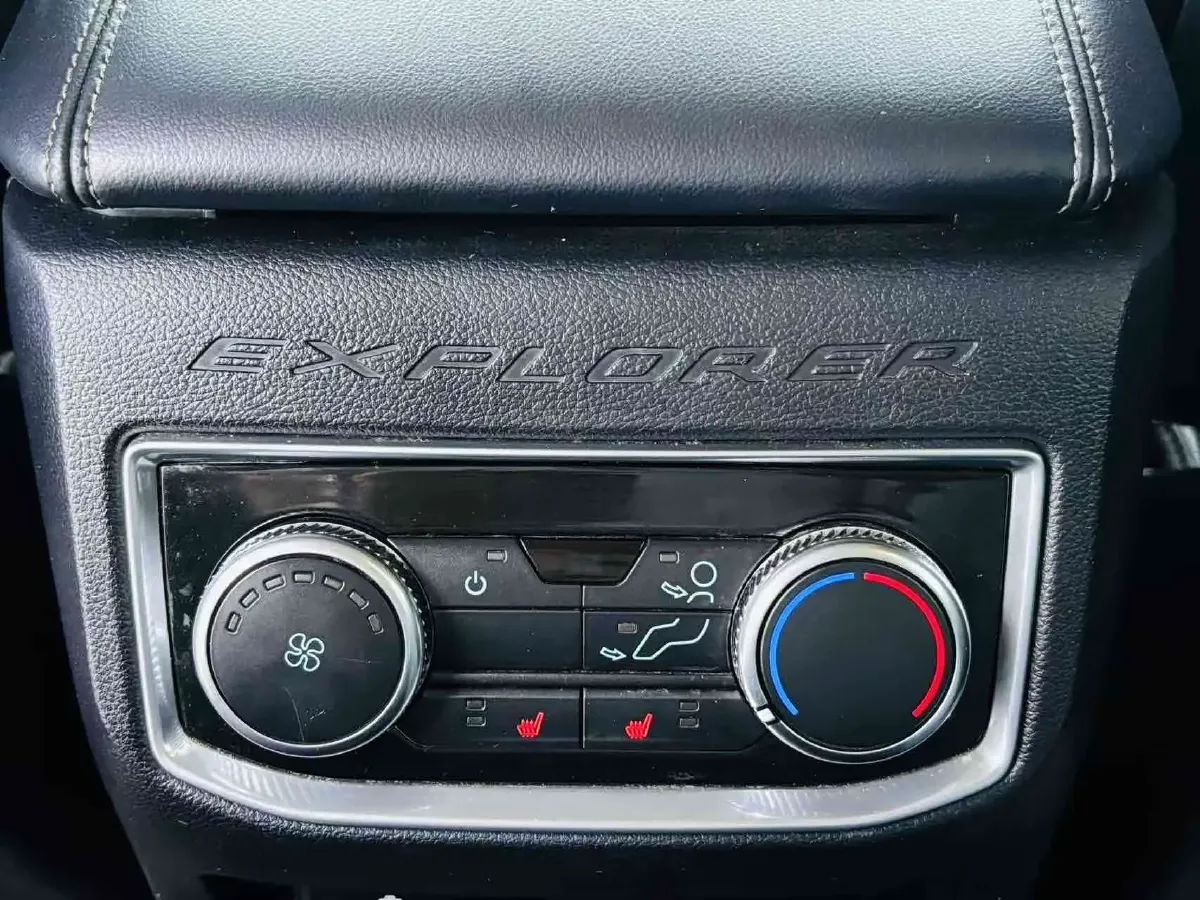 2020 Ford Explorer 2.3T 276HP L4 10AT,autocango,china used car exporter,china ev exporter,chinese used car exporter,chinese used ev exporter