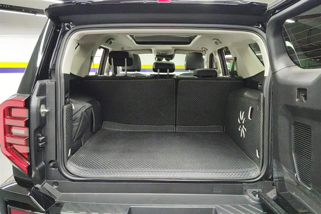 2024 Tank 400 2.0T 252HP L4 9AT PHEV 36.7/37.1KWH,autocango,china used car exporter,china ev exporter,chinese used car exporter,chinese used ev exporter