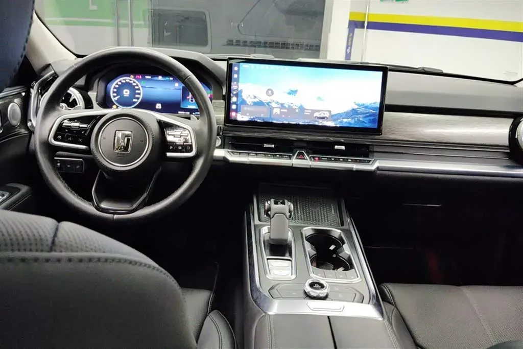 2024 Tank 400 2.0T 252HP L4 9AT PHEV 36.7/37.1KWH,autocango,china used car exporter,china ev exporter,chinese used car exporter,chinese used ev exporter