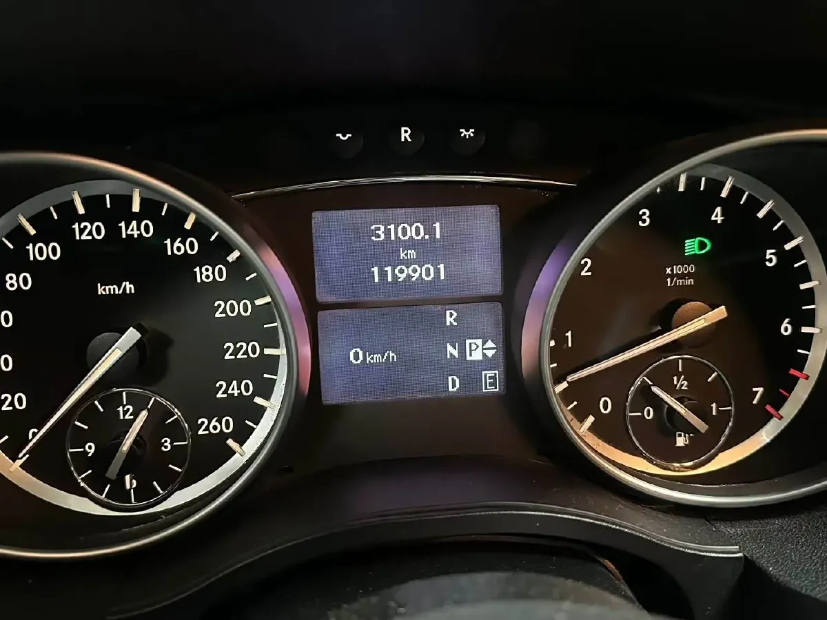 2017 Mercedes-Benz R Class 3.0T 272HP V6 7AT,autocango,china used car exporter,china ev exporter,chinese used car exporter,chinese used ev exporter