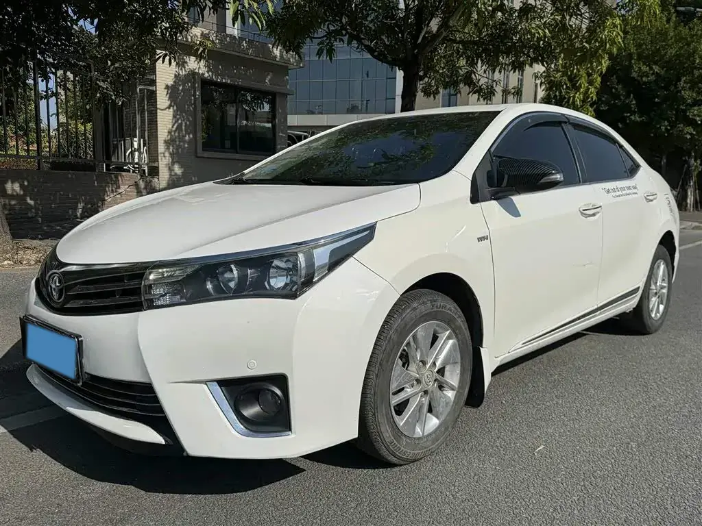 2016 Toyota Corolla 1.6L 122HP L4 CVT
