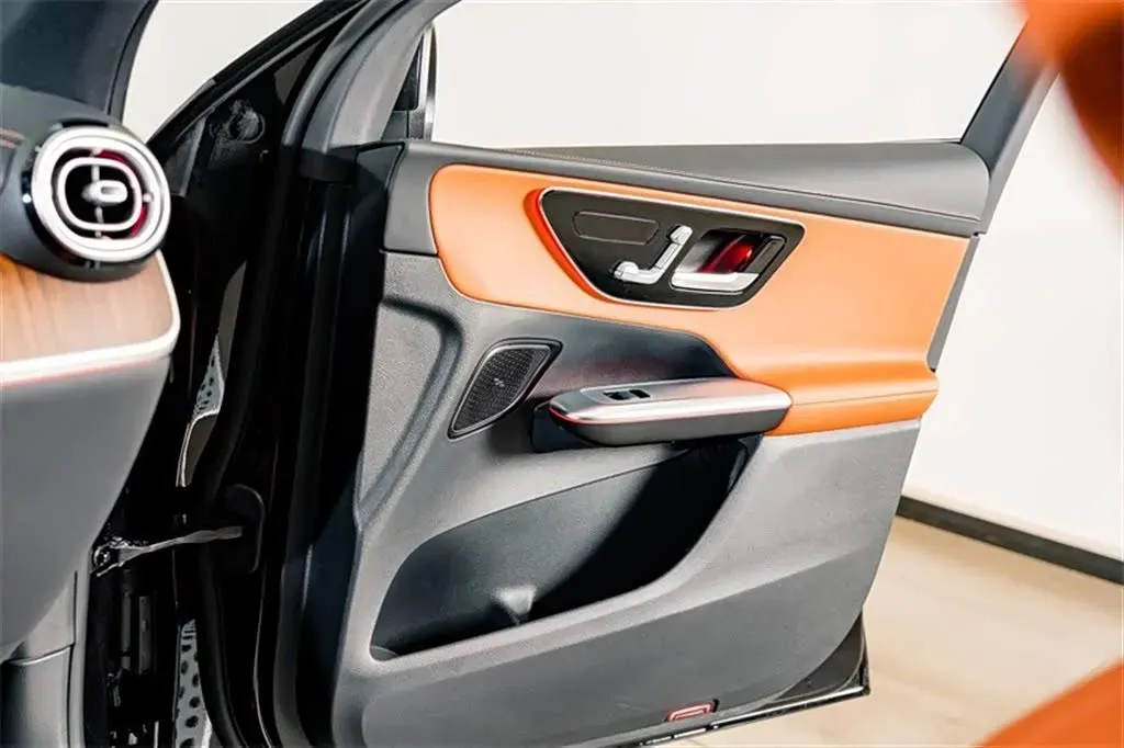 2025 Mercedes-Benz GLC Class 2.0T 258HP L4 9AT,autocango,china used car exporter,china ev exporter,chinese used car exporter,chinese used ev exporter