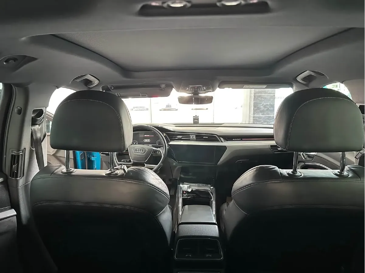 2019 Audi e-tron 2AT BEV 95KWH,autocango,china used car exporter,china ev exporter,chinese used car exporter,chinese used ev exporter