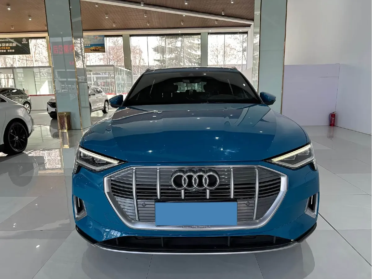 2019 Audi e-tron 2AT BEV 95KWH,autocango,china used car exporter,china ev exporter,chinese used car exporter,chinese used ev exporter