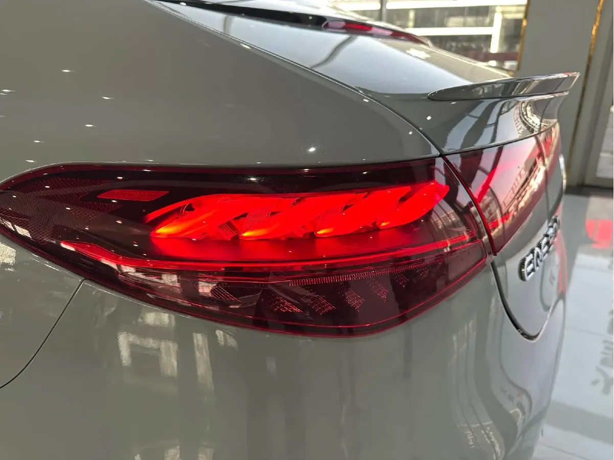 2022 Mercedes-Benz EQE Class BEV 96.1KWH,autocango,china used car exporter,china ev exporter,chinese used car exporter,chinese used ev exporter