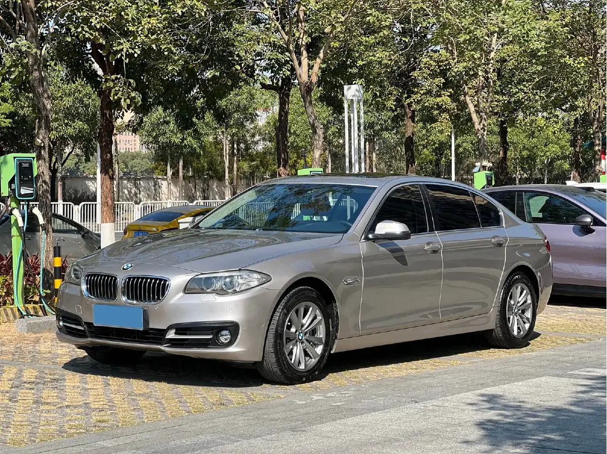 2014 BMW 5 Series 2.0T 184HP L4 8AT