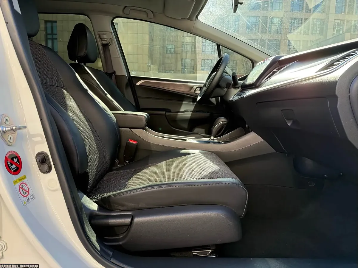 2016 Honda Jade 1.8L 141HP L4 5AT,autocango,china used car exporter,china ev exporter,chinese used car exporter,chinese used ev exporter