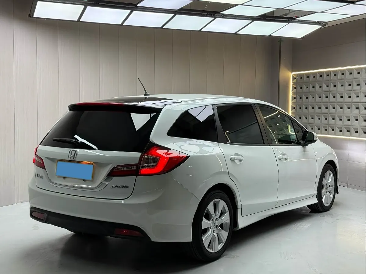 2016 Honda Jade 1.8L 141HP L4 5AT,autocango,china used car exporter,china ev exporter,chinese used car exporter,chinese used ev exporter