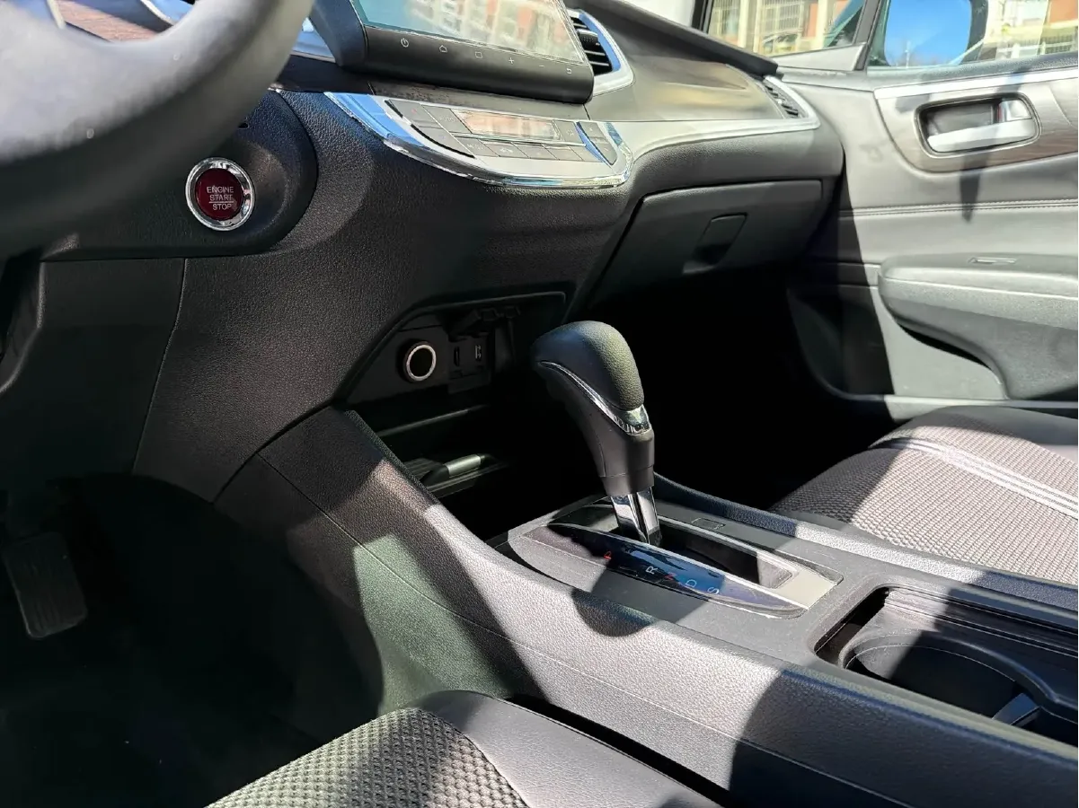 2016 Honda Jade 1.8L 141HP L4 5AT,autocango,china used car exporter,china ev exporter,chinese used car exporter,chinese used ev exporter