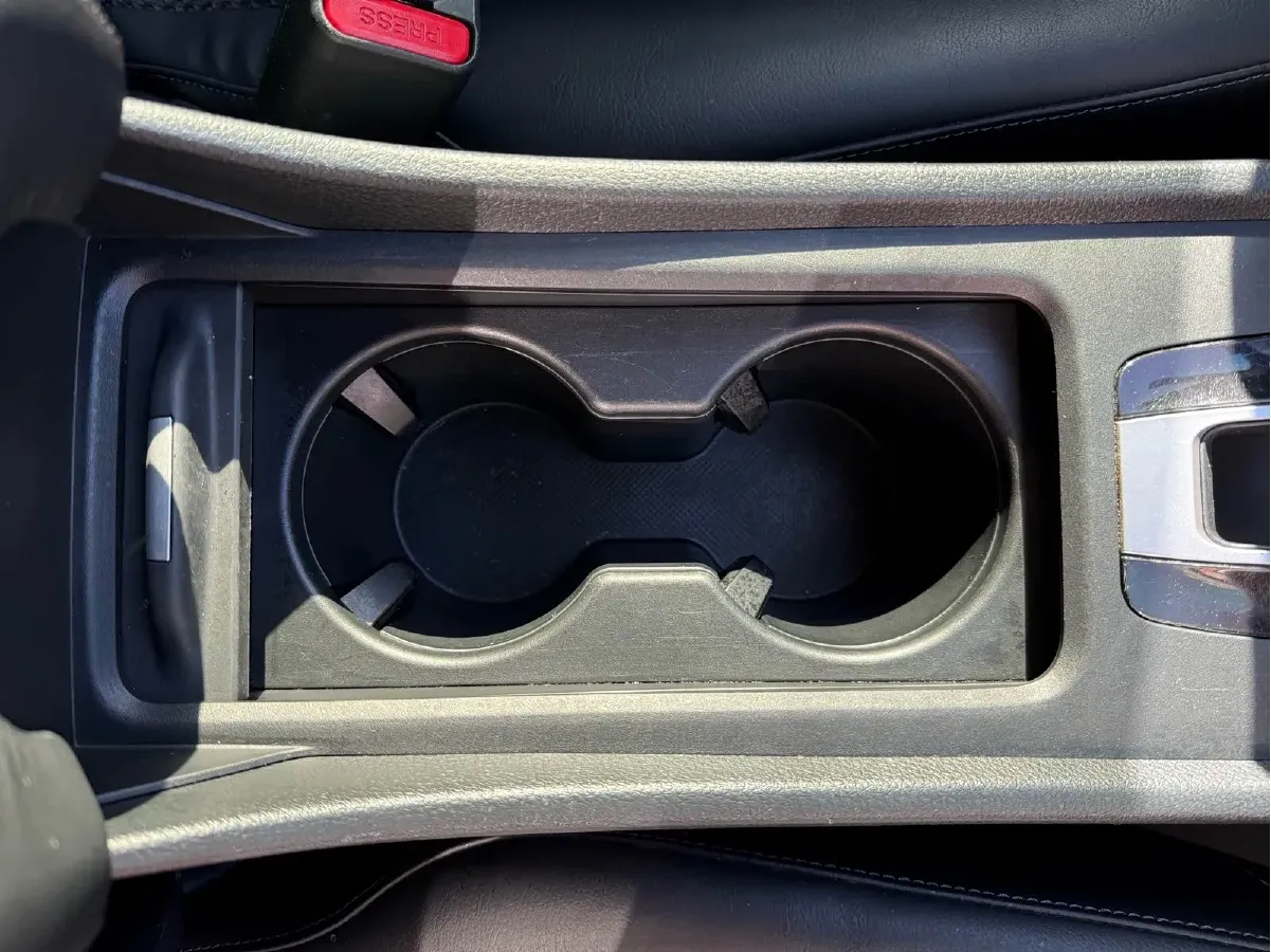 2016 Honda Jade 1.8L 141HP L4 5AT,autocango,china used car exporter,china ev exporter,chinese used car exporter,chinese used ev exporter