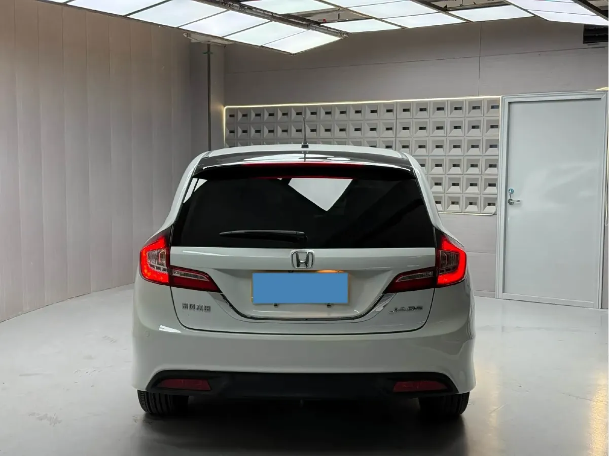 2016 Honda Jade 1.8L 141HP L4 5AT,autocango,china used car exporter,china ev exporter,chinese used car exporter,chinese used ev exporter