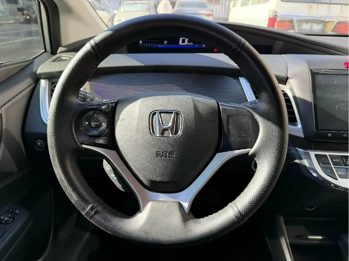 2016 Honda Jade 1.8L 141HP L4 5AT,autocango,china used car exporter,china ev exporter,chinese used car exporter,chinese used ev exporter