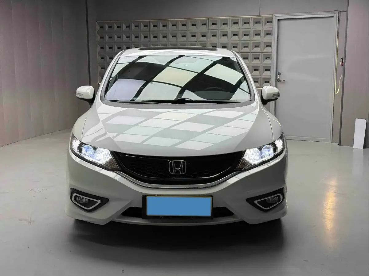 2016 Honda Jade 1.8L 141HP L4 5AT,autocango,china used car exporter,china ev exporter,chinese used car exporter,chinese used ev exporter