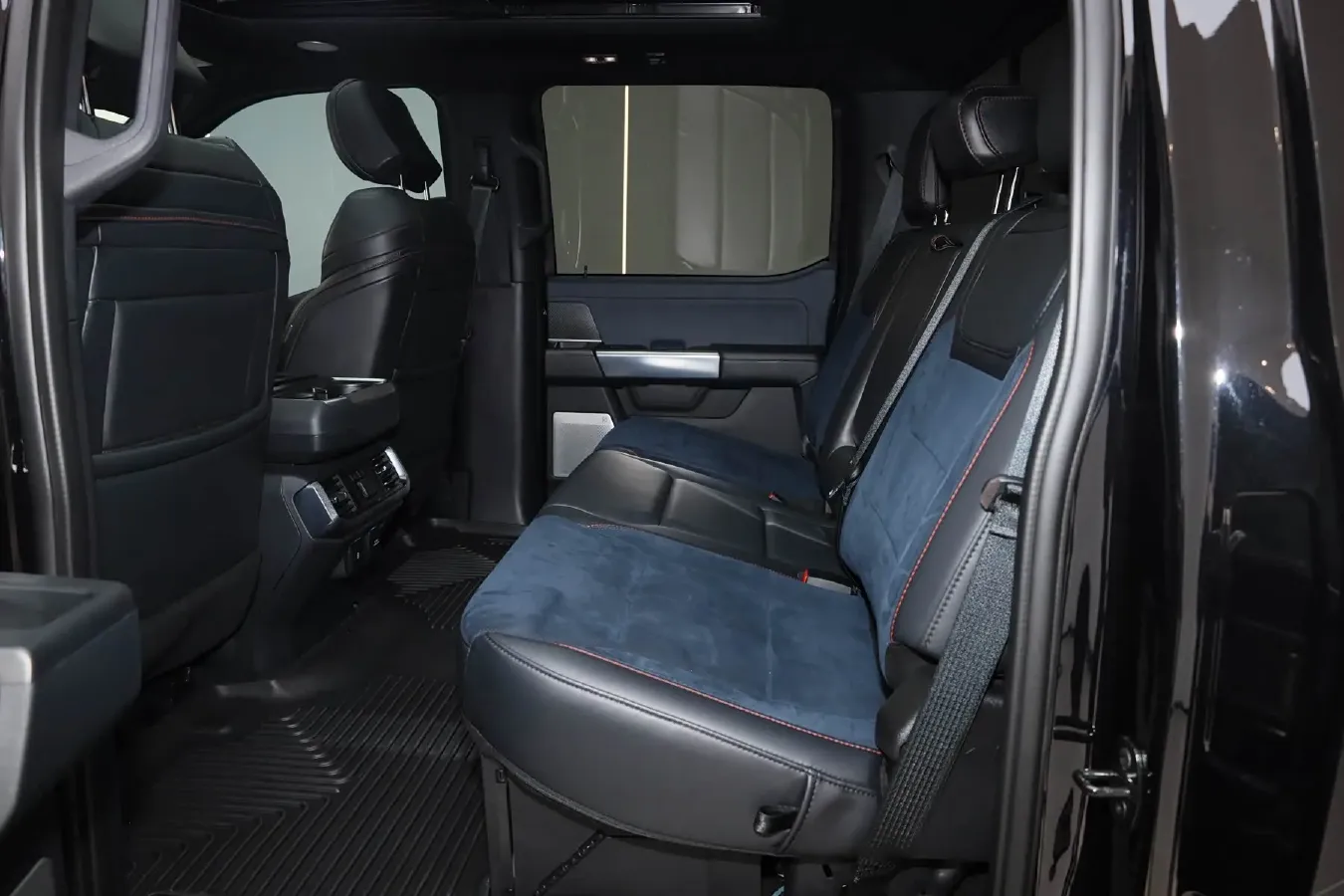 2023 Ford F-150 3.5T 423HP V6 10AT,autocango,china used car exporter,china ev exporter,chinese used car exporter,chinese used ev exporter