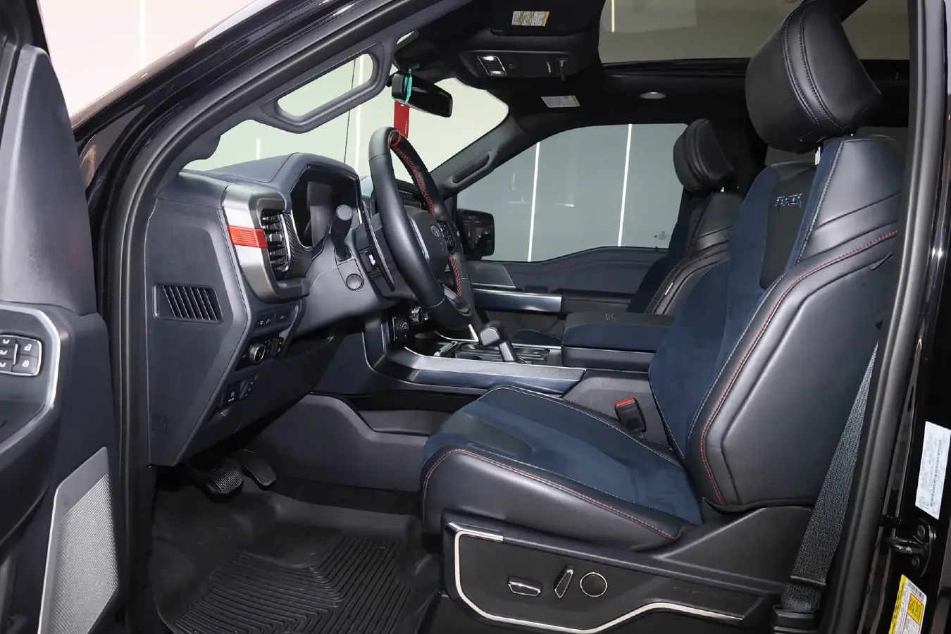 2023 Ford F-150 3.5T 423HP V6 10AT,autocango,china used car exporter,china ev exporter,chinese used car exporter,chinese used ev exporter