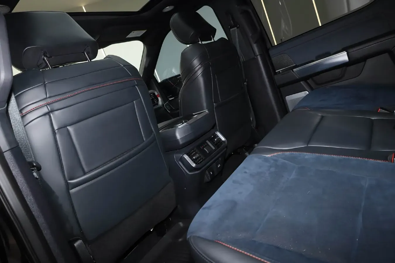 2023 Ford F-150 3.5T 423HP V6 10AT,autocango,china used car exporter,china ev exporter,chinese used car exporter,chinese used ev exporter