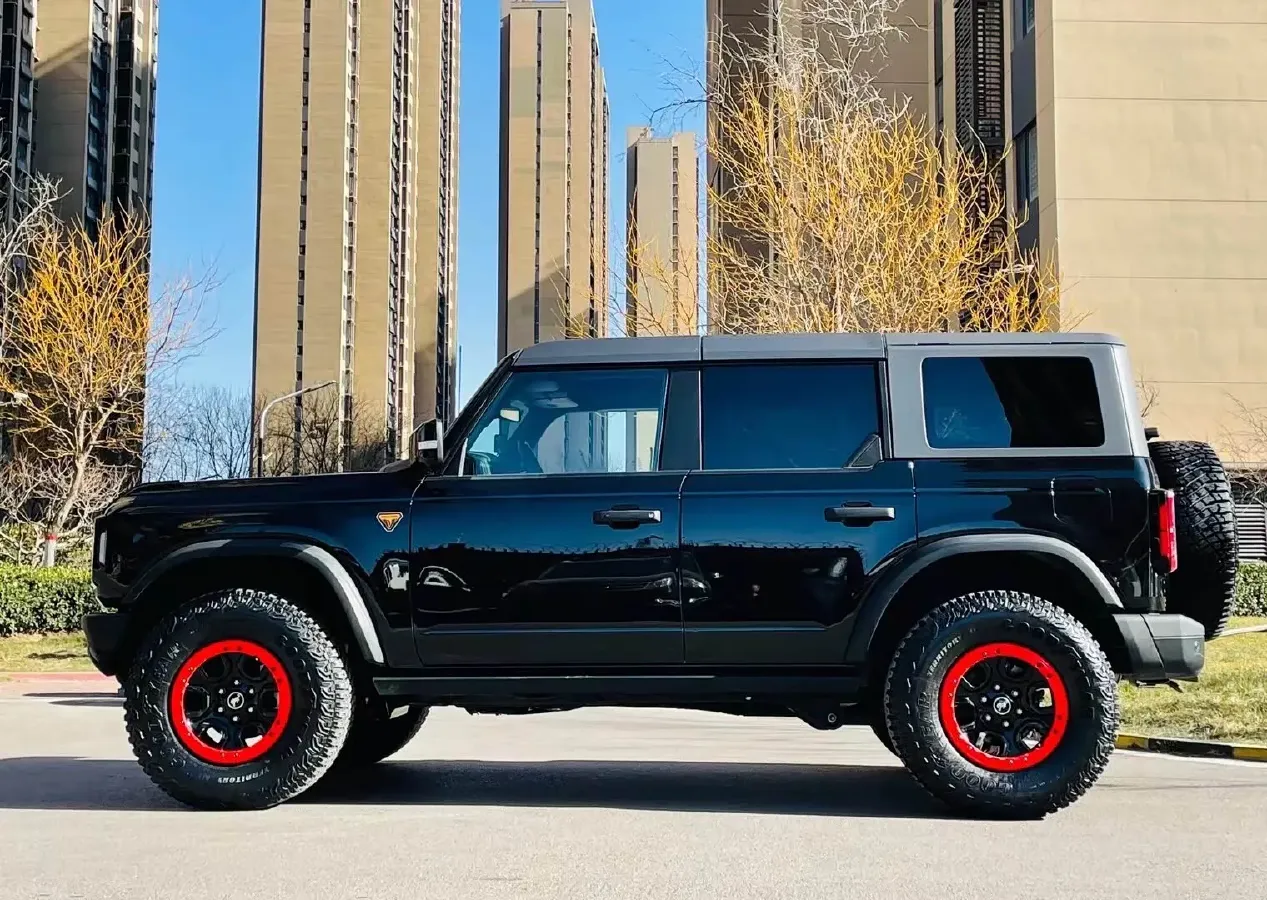 2024 Ford Bronco 2.3T 275HP L4 10AT,autocango,china used car exporter,china ev exporter,chinese used car exporter,chinese used ev exporter