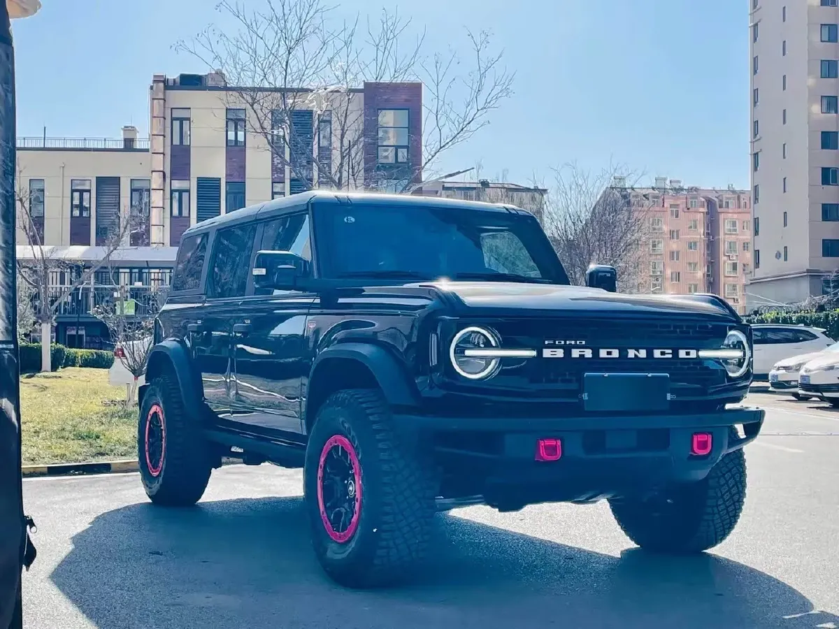 2024 Ford Bronco 2.3T 275HP L4 10AT,autocango,china used car exporter,china ev exporter,chinese used car exporter,chinese used ev exporter