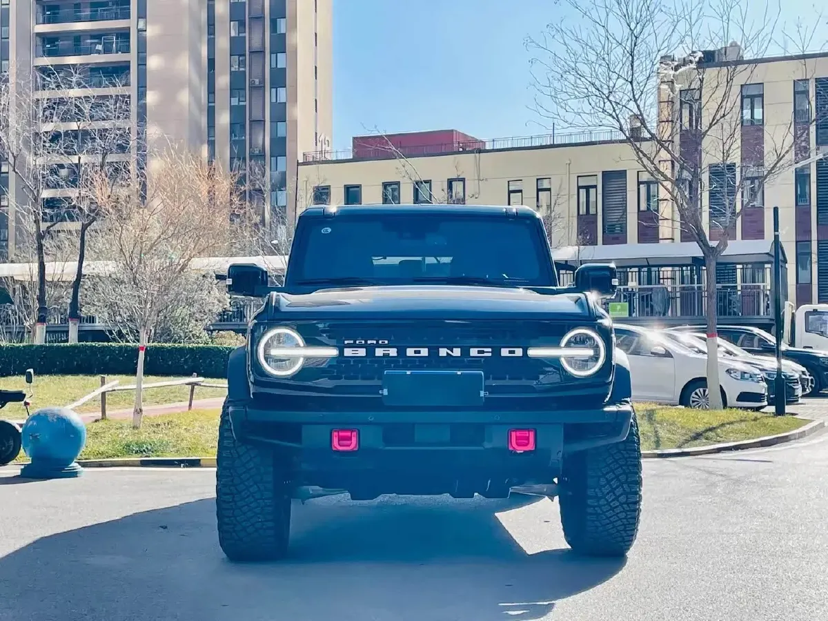 2024 Ford Bronco 2.3T 275HP L4 10AT,autocango,china used car exporter,china ev exporter,chinese used car exporter,chinese used ev exporter