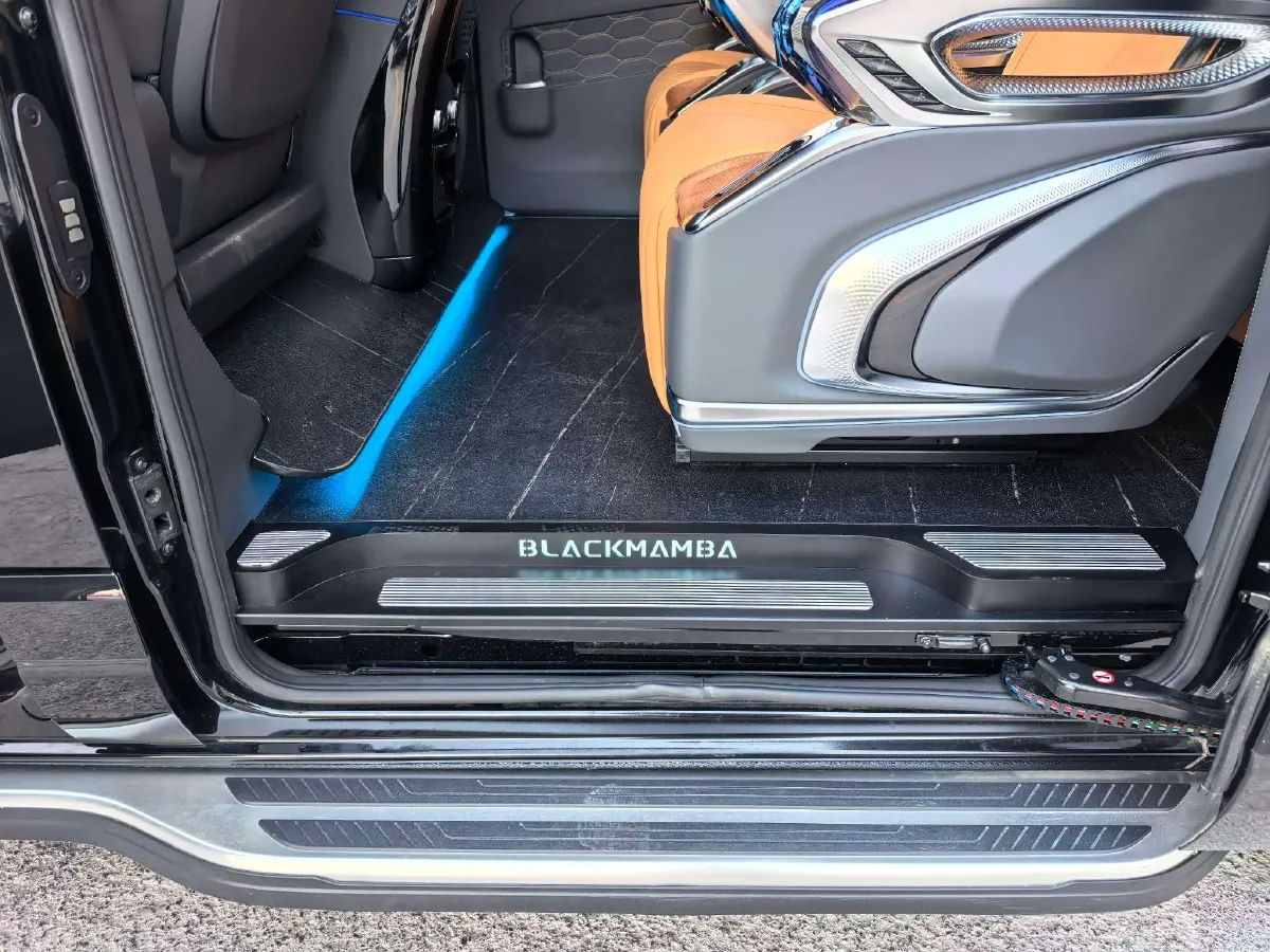 2024 Ford Tourneo 2.0T 220HP L4 9AT,autocango,china used car exporter,china ev exporter,chinese used car exporter,chinese used ev exporter