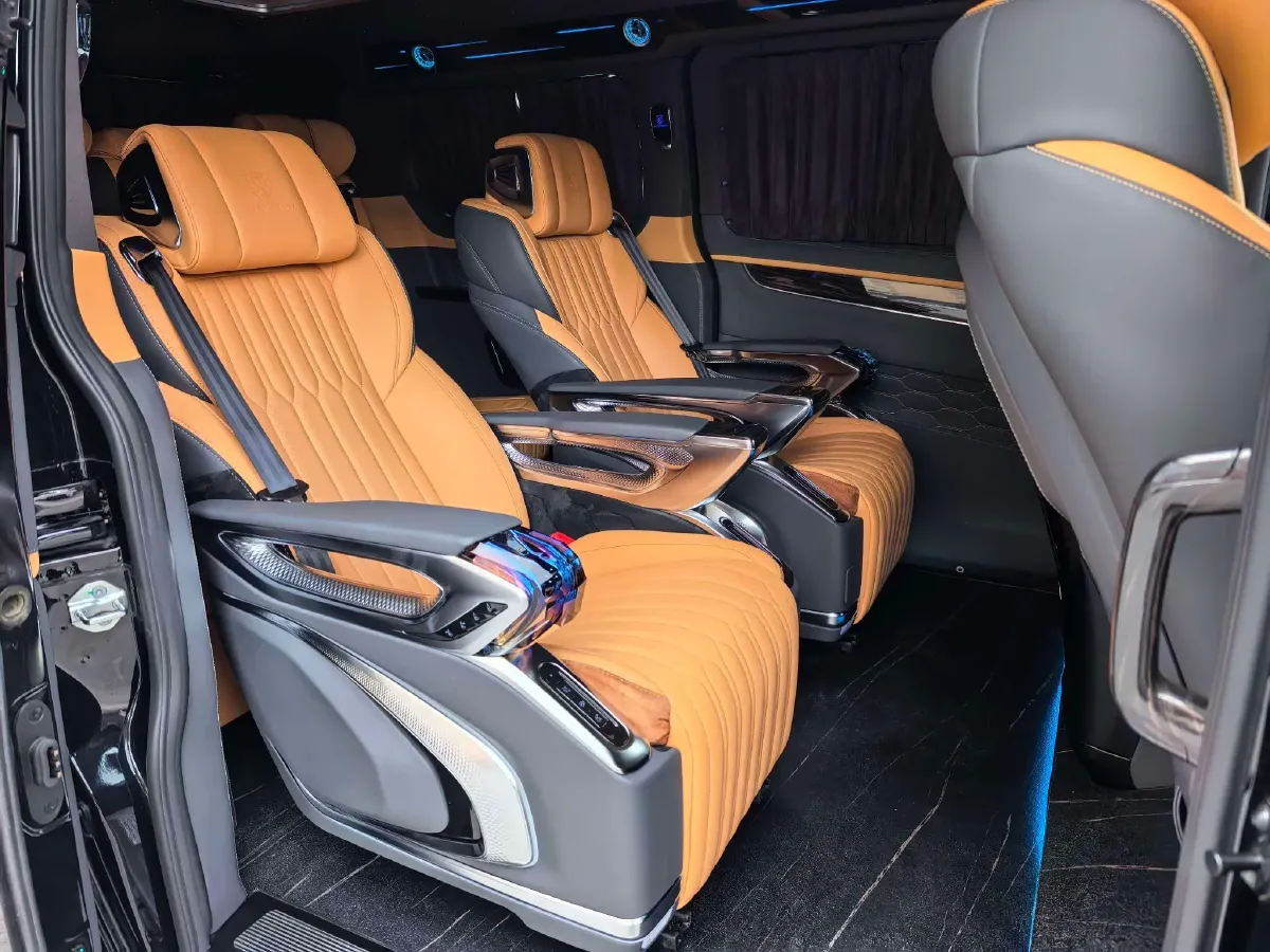 2024 Ford Tourneo 2.0T 220HP L4 9AT,autocango,china used car exporter,china ev exporter,chinese used car exporter,chinese used ev exporter