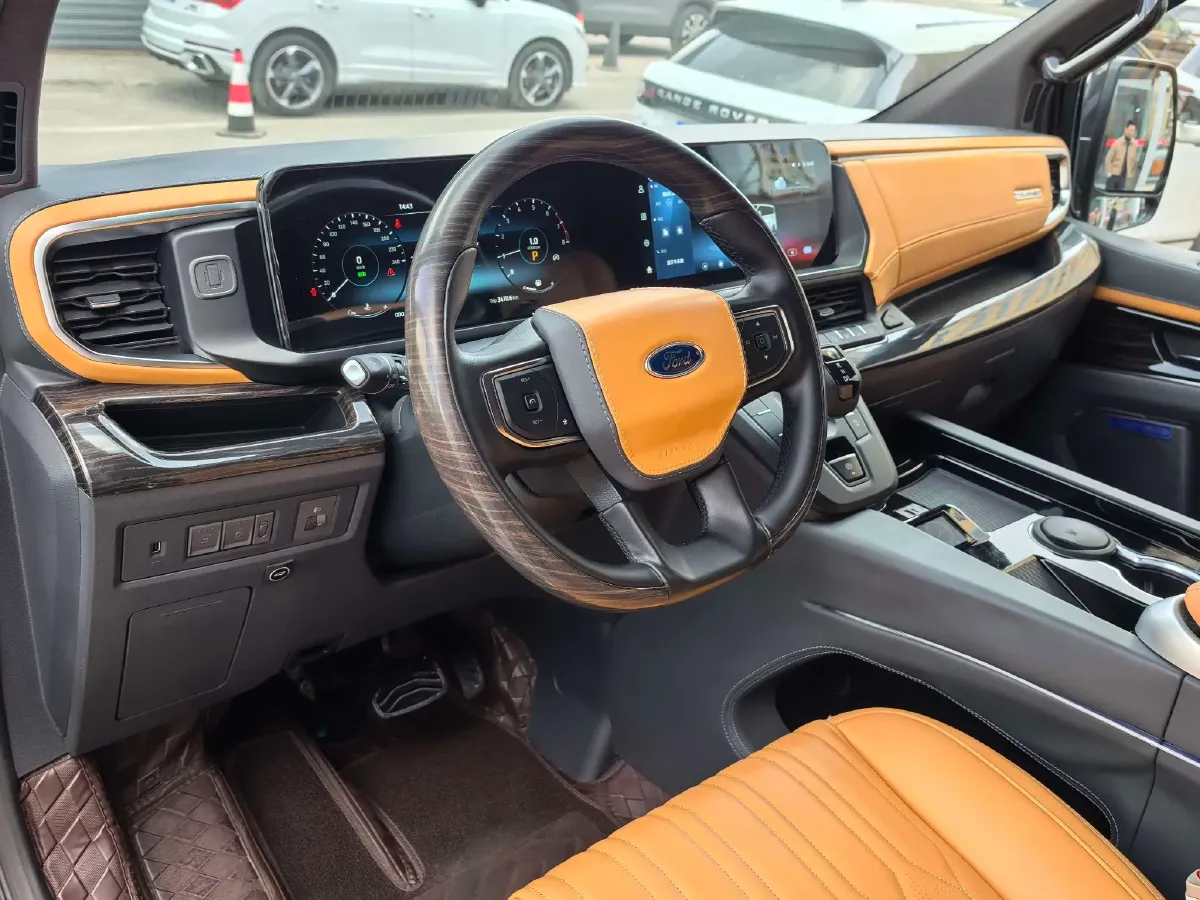 2024 Ford Tourneo 2.0T 220HP L4 9AT,autocango,china used car exporter,china ev exporter,chinese used car exporter,chinese used ev exporter