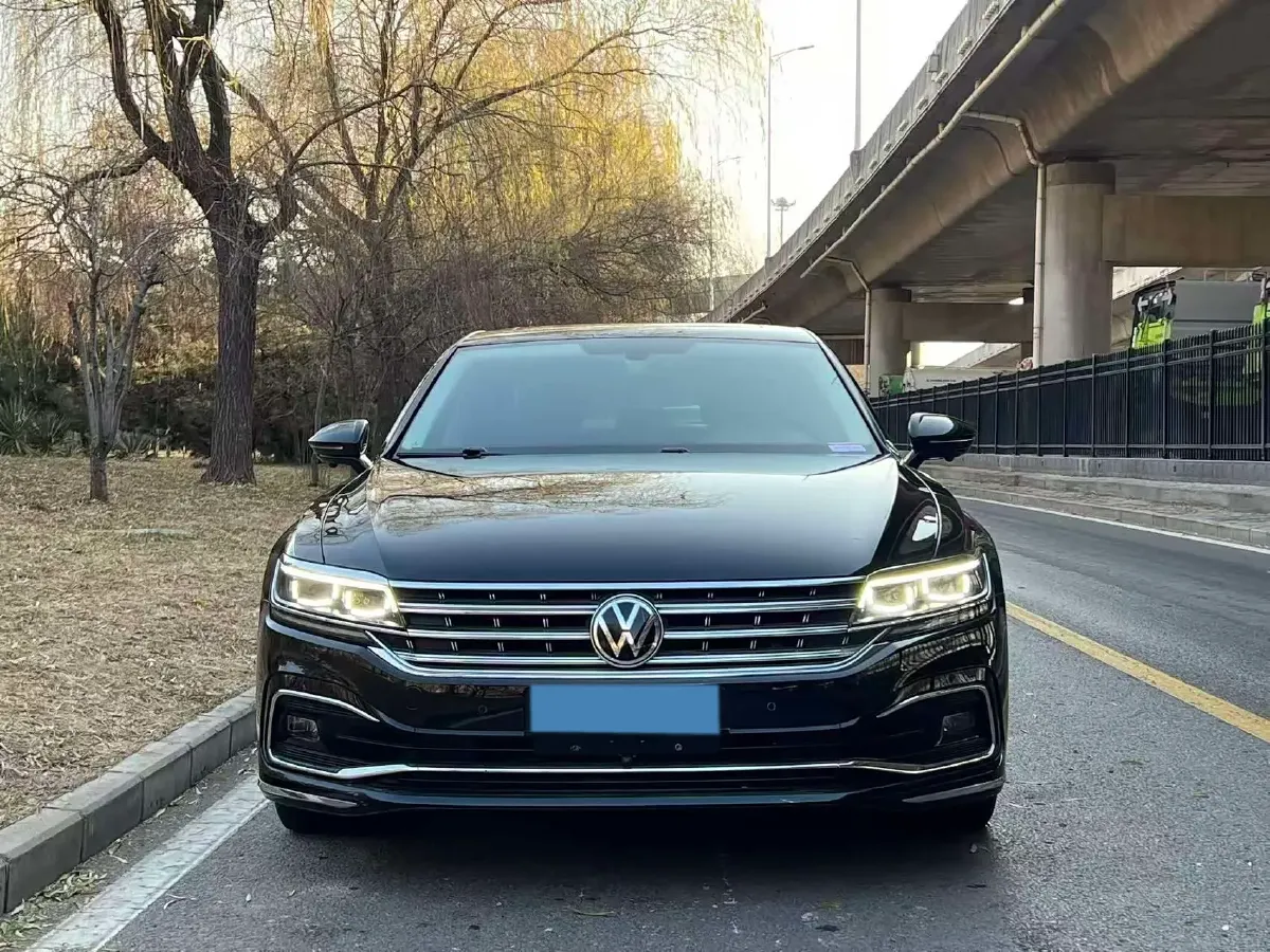 2021 Volkswagen Phideon 2.0T 224HP L4 7DCT,autocango,china used car exporter,china ev exporter,chinese used car exporter,chinese used ev exporter